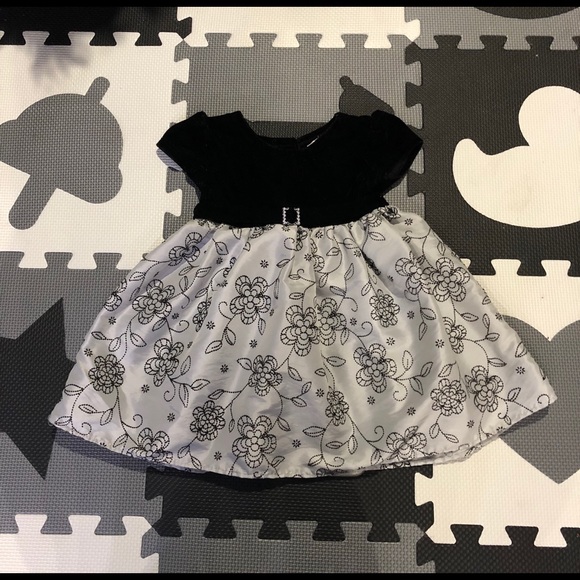 Dress for babies 18 months - Picture 1 of 3